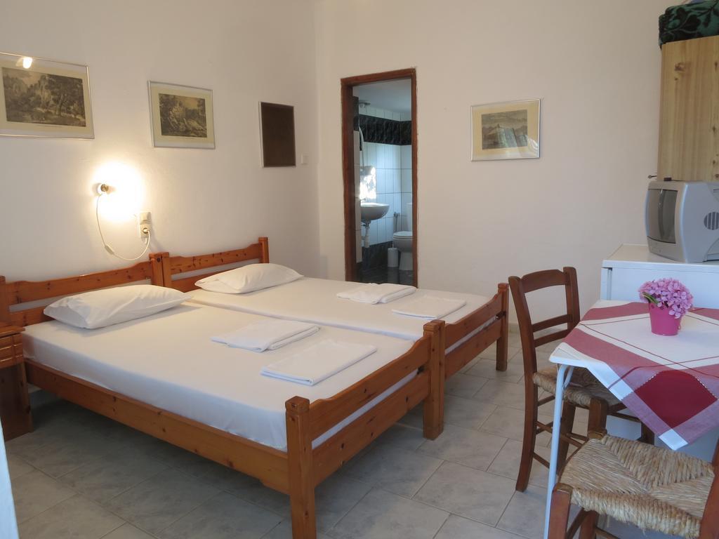 Panagiotis Apostoloudias Rooms Therma  Rum bild