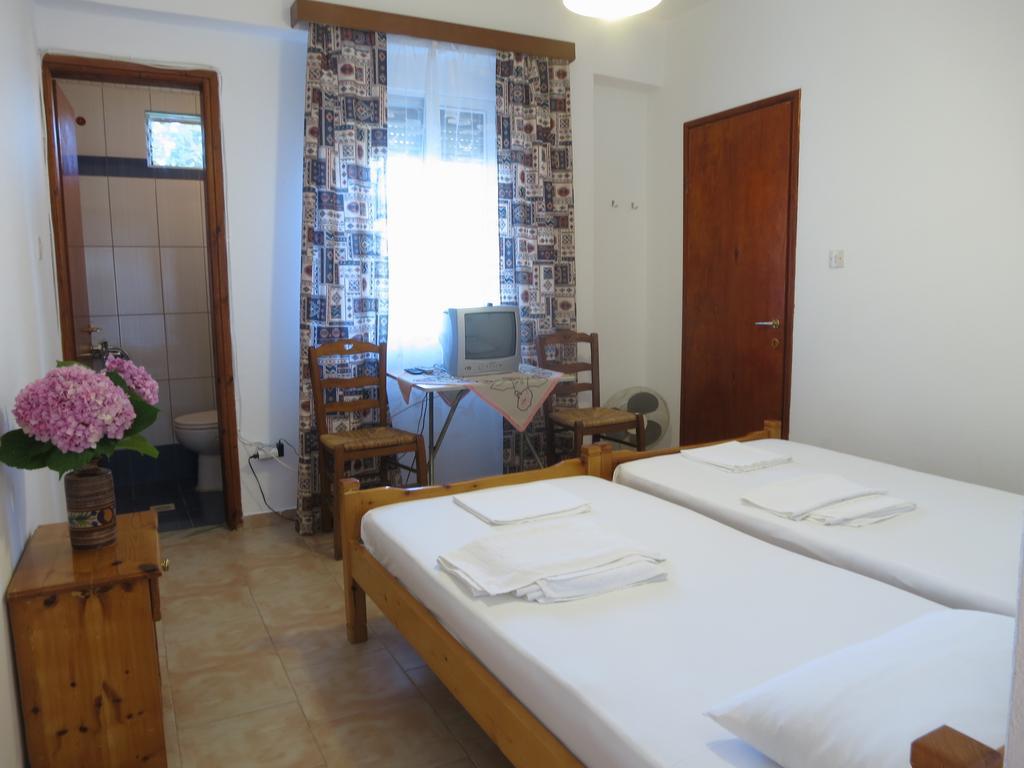 Panagiotis Apostoloudias Rooms Therma  Rum bild